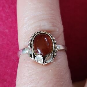 Elegant Unmarked Silver and Amber Gemstone Ring Size 5.5